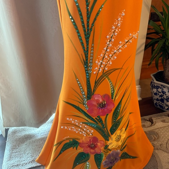 Hand made painting long dress with pearls - Picture 4 of 5